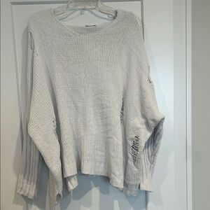 POL brand Distressed Lightweight Knit Sweater - Ivory size Medium